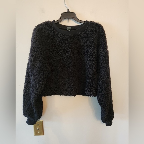 Wild fable Sherpa black fleece cropped sweater size womens small oversized - Picture 1 of 3